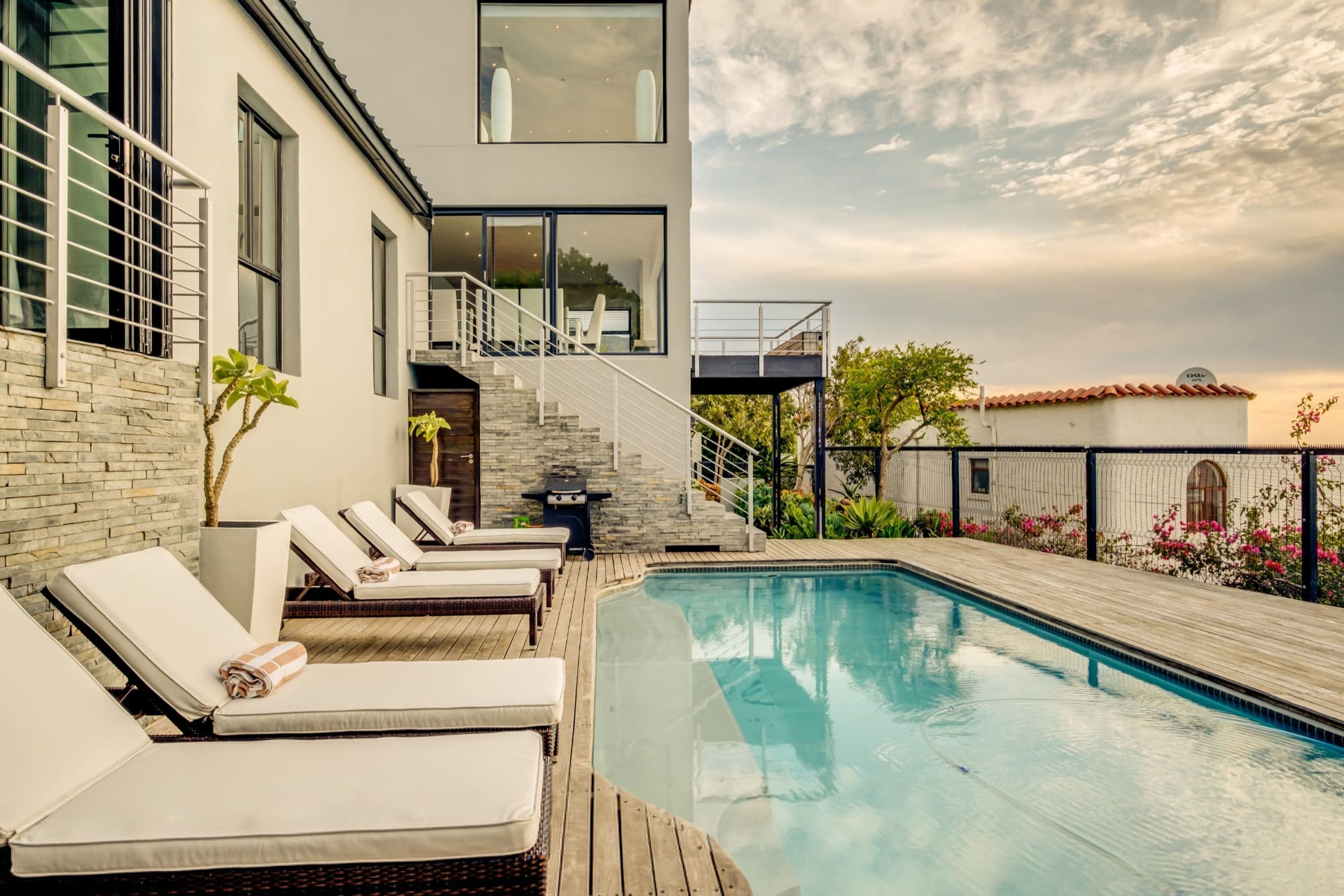 Vila | 6 quartos, escrivaninha, acesso à internet de alta velocidade