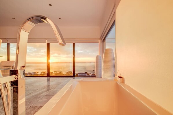 Villa | 6 bedrooms, desk, Internet - Camps Bay Holiday Villa With Sunset Views Sunset Views (Cape Town)