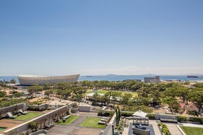 3 bedrooms, Internet - Green Point Apartment Walking Distance to Stadium 407 Royal (Cape Town)