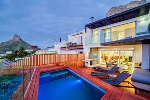 House | 3 bedrooms, desk, Internet