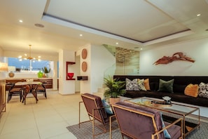 House | 3 bedrooms, desk, Internet - Stylish Holiday Apartment w Private Pool 180 Views Malibu (Cape Town)
