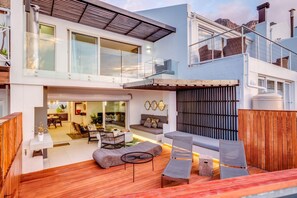 House | 3 bedrooms, desk, Internet