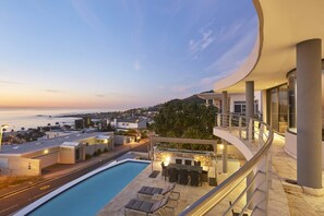 Villa | 4 bedrooms, desk, Internet - Luxury Villa w Large Patio Private Pool Wescamp (Cape Town)