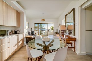 Apartment | 2 bedrooms, Internet - Beautiful Lock up go w Ocean Views Sundowner Views (Cape Town)