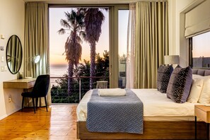 Villa | 6 soverom, skrivebord og internett