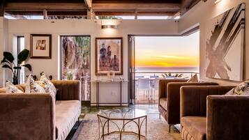 Villa | 6 bedrooms, desk, Internet