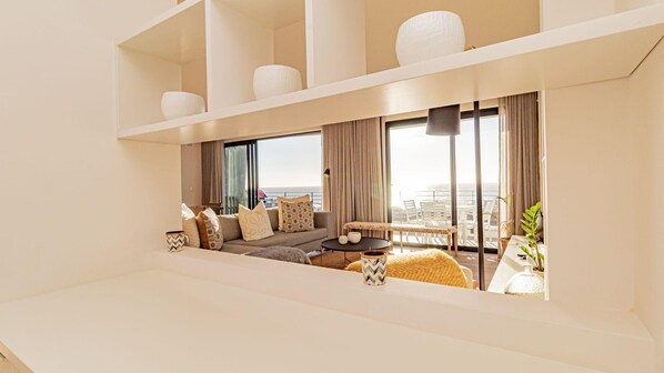 Apartment | 2 bedrooms, desk, Internet - Modern Sea Point Apartment w Sea Views Alpha Sunsets (Cape Town)