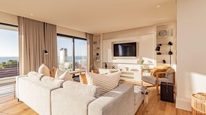 Apartment | 2 bedrooms, desk, Internet - Modern Sea Point Apartment w Sea Views Alpha Sunsets (Cape Town)