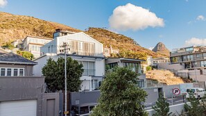 Apartment | 2 bedrooms, desk, Internet - Modern Sea Point Apartment w Sea Views Alpha Sunsets (Cape Town)