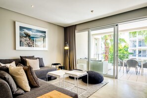 Apartment | 1 bedroom, Internet - Modern Waterfront Apartment w Canal Views Gulmarn 201 (Cape Town)