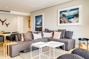 Apartment | 1 bedroom, Internet - Modern Waterfront Apartment w Canal Views Gulmarn 201 (Cape Town)