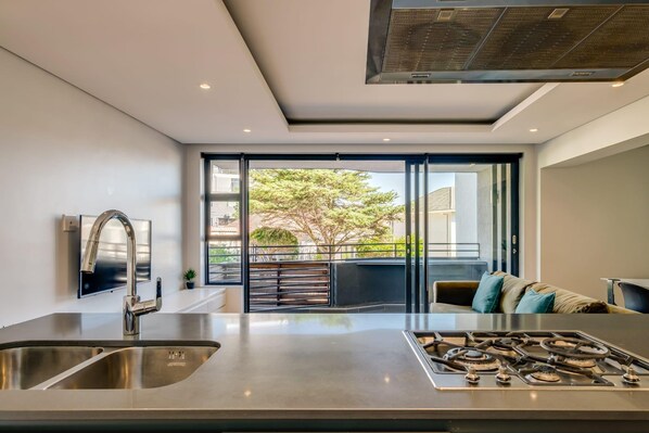 Apartment - Conveniently Located Apartment in Green Point C on S (Cape Town)
