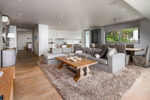 Apartment | 3 bedrooms, desk, Internet - Luxurious Apartment in Bakoven Boulders Views (Cape Town)