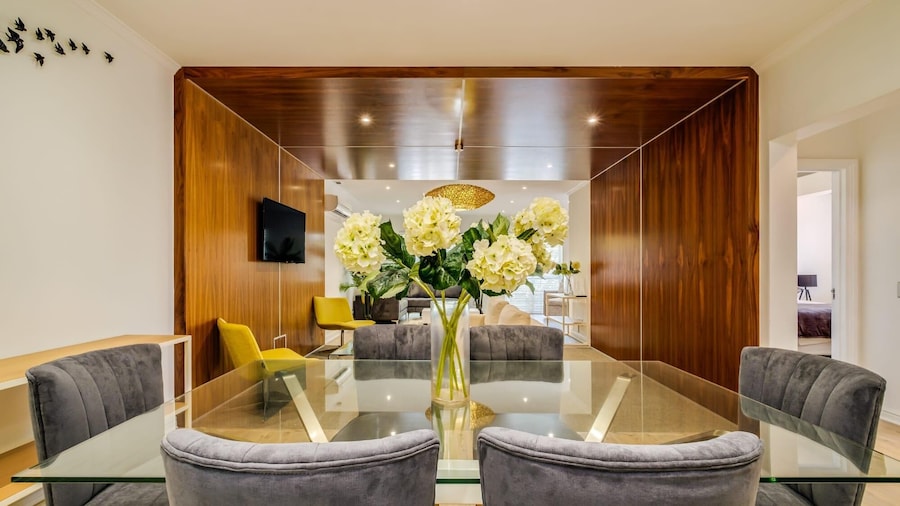 Contemporary Apartment Close to the Radisson Majolica