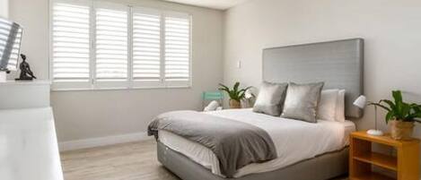 Apartment | 3 bedrooms, desk, Internet