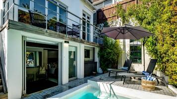 Villa | 3 bedrooms, desk, Internet