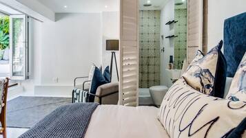 Villa | 3 bedrooms, desk, Internet