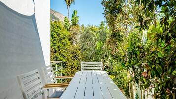 Villa | 3 bedrooms, desk, Internet