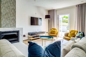 Apartment | 3 bedrooms, desk, Internet - De Waterkant Townhouse With Pool Access 116 DWP (Cape Town)