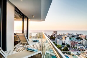 Apartment | 3 bedrooms, desk, Internet