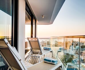 Apartment | 3 bedrooms, desk, Internet