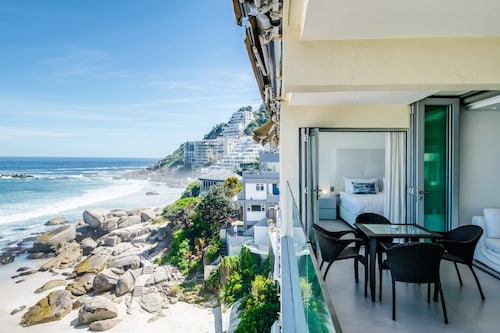Clifton Apartment on the Waters Edge Ocean Breeze