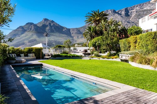 Magnificent Heritage Home w Sweeping Views of the City Oranjezicht Heritage