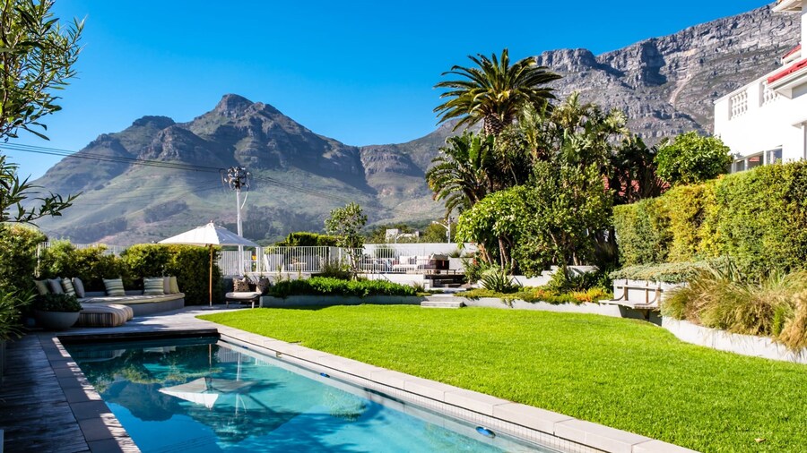 Magnificent Heritage Home w Sweeping Views of the City Oranjezicht Heritage