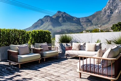 Magnificent Heritage Home w Sweeping Views of the City Oranjezicht Heritage