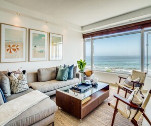 Apartment | 2 bedrooms, desk, Internet - Uninterrupted Ocean Views in Mouille Point Atlantic Vistas (Cape Town)