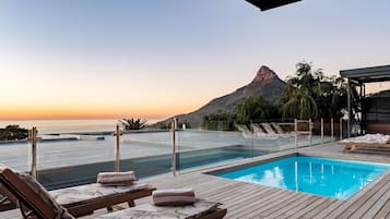 Villa | 7 bedrooms, desk, Internet