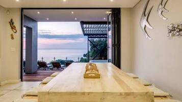 Villa | 7 bedrooms, desk, Internet