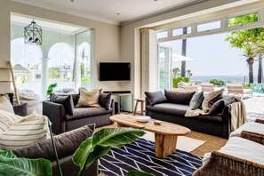 Hus | 4 sovrum, skrivbord och internet