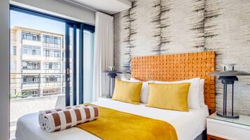 Apartment | 2 bedrooms, desk, Internet