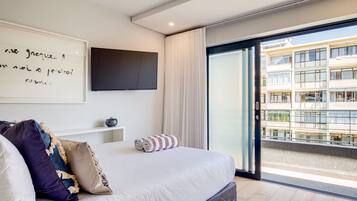 Apartment | 2 bedrooms, desk, Internet