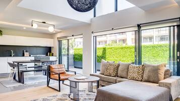 Apartment | 2 bedrooms, desk, Internet