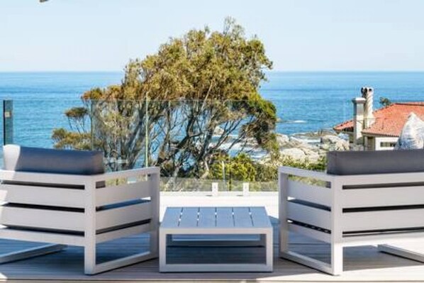 Villa | 3 bedrooms, Internet - Elegant Villa w Coastal Views Nestled Below Lions Head The Grange (Cape Town)