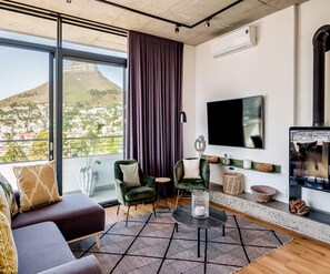 Apartment | 3 bedrooms, Internet - Penthouse w Table Mountain Views Pride View (Cape Town)