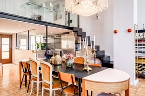 Huis | 2 slaapkamers, een bureau, internet