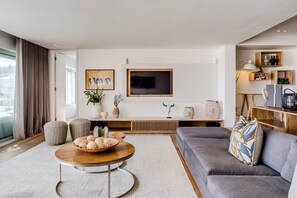 Apartament | 3 dormitoris, escriptori i Internet