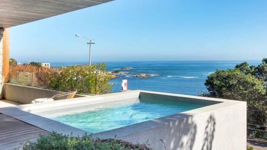 Modern Seaside Apartment w Incredible Views Lillamton