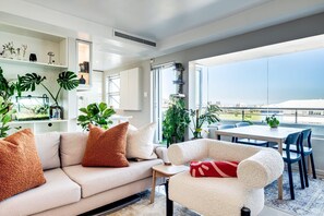 Leilighet | 1 soverom, skrivebord og internett