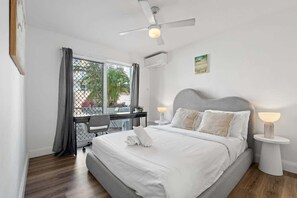 1 slaapkamer, een strijkplank/strijkijzer, wifi, beddengoed