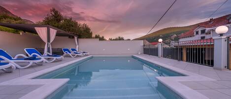 Outdoor pool, a heated pool