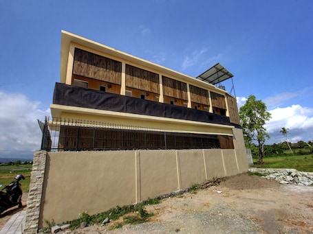 Exterior. OYO Life 92769 Janigo Kos