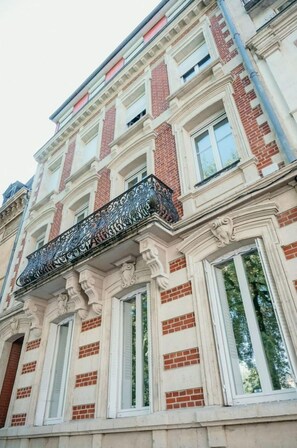 Exterior detail - Le Grand Arches - Haut de Gamme - 6 Personnes (Charleville-Mézières)