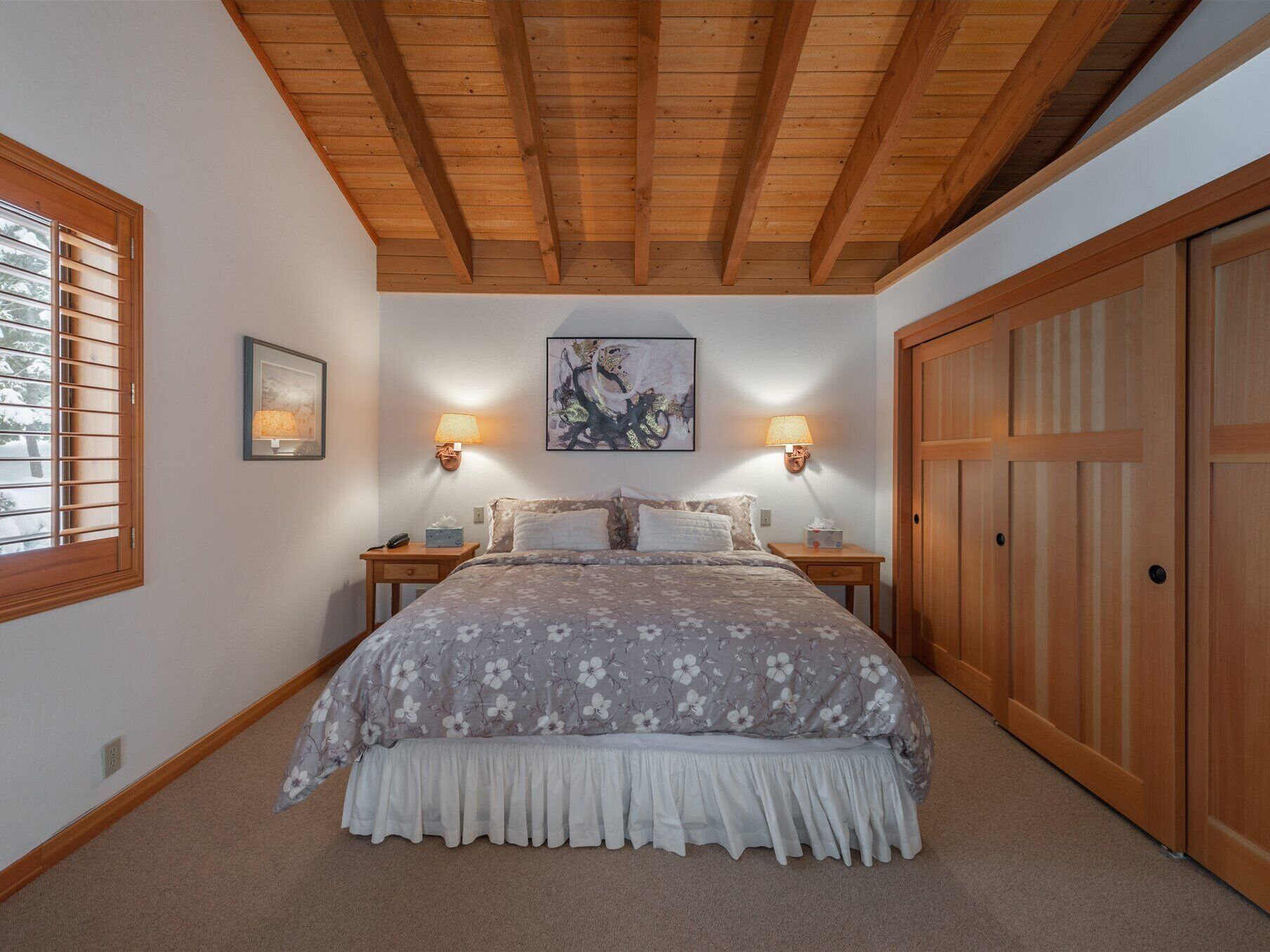 5 bedrooms, iron/ironing board, free WiFi, bed sheets