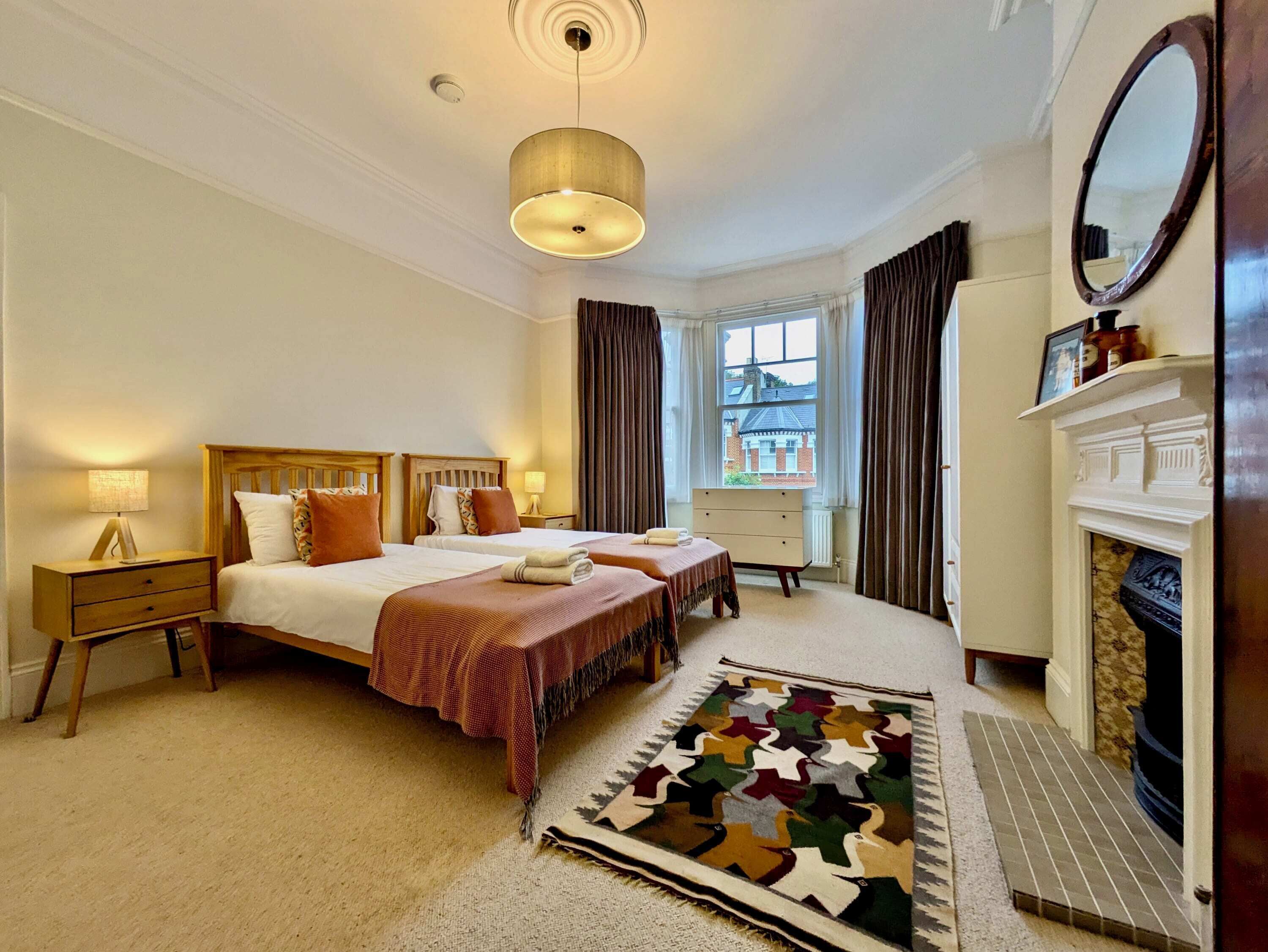 5 Schlafzimmer, Bügeleisen/Bügelbrett, WLAN, Bettwäsche