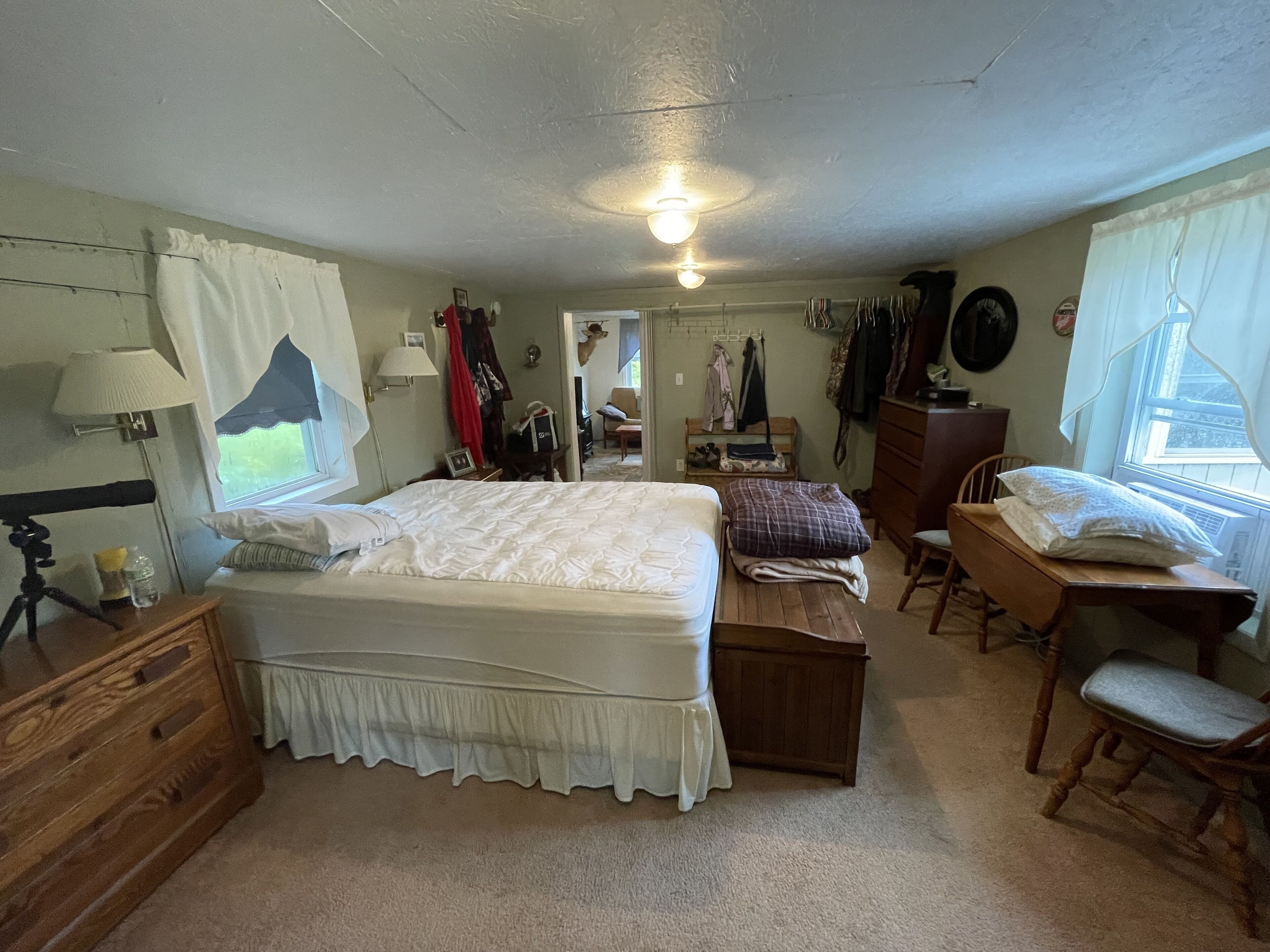 1 bedroom, bed sheets