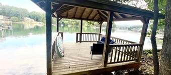 Lakefront cabin with double decker dock. Private secluded lakefront lot. 